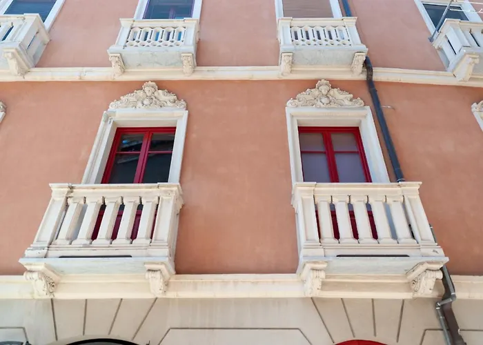 بيت ضيافة Domo Sofia كالياري